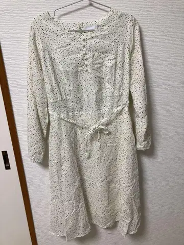overE 화이트 블랙 도트 긴팔 원피스 96
