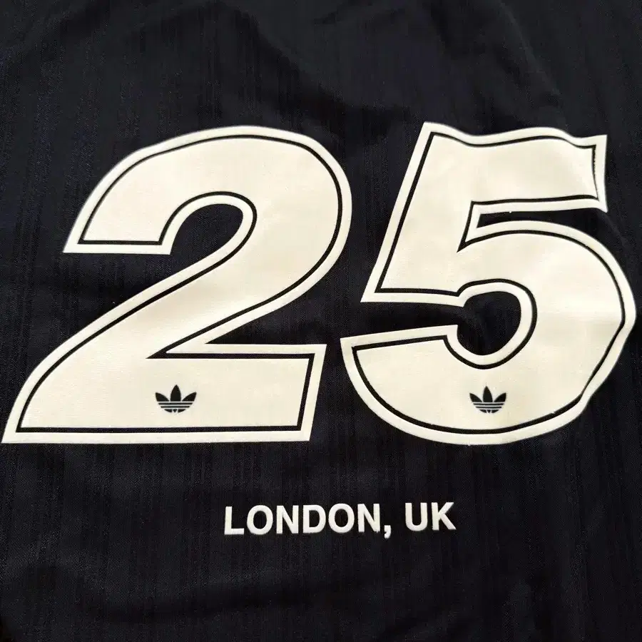 Mサイズ】Oasis adidas LONDON, UK刺繍入り 会場限定】Oasis adidas