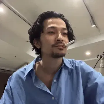 아우라리 워시드 핀스 트윌 빅 셔츠