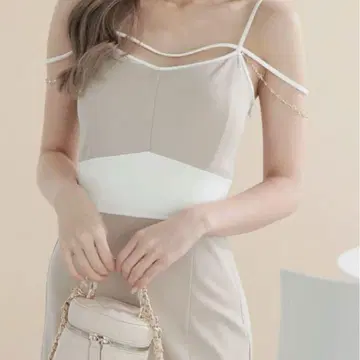 립 서비스 스트랩 컷 캐미 원피스