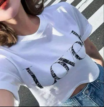 셸러 러블리 티셔츠