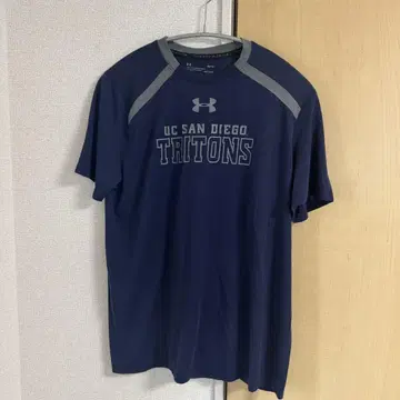 Under Armour UC San Diego Tritons 티셔츠