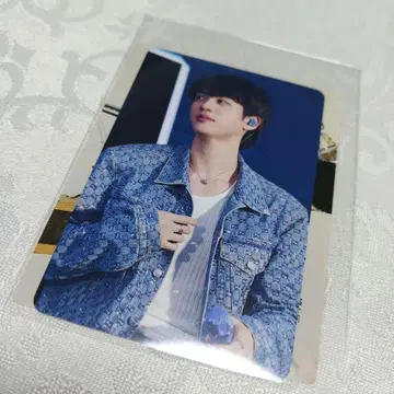 BTS 진 라이브 뷰잉 특전 스티커와 트레카 세트