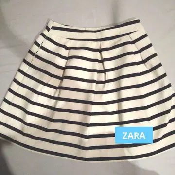 ZARA 화이트 블랙 스트라이프 무릎 기장 스커트
