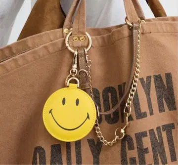 Deuxieme Classe [굿 그리프] SMILE KEY CHARM
