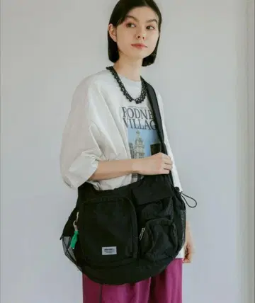 니코 앤... 나일론 블랙 숄더백