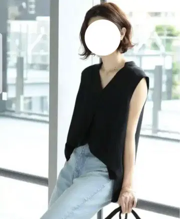 데밀크스 비스 스탠드 V넥 노스 블라우스 38 블랙