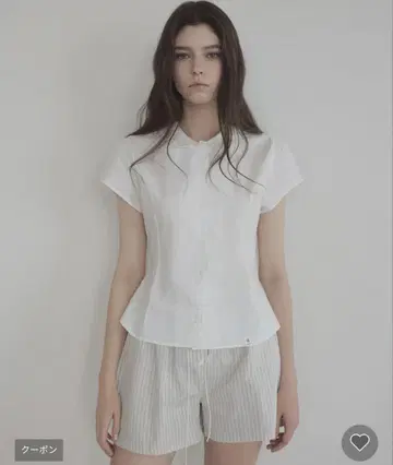 화이트 칼라 반팔 셔츠