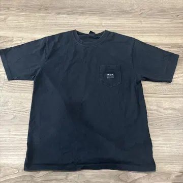 HUF 블랙 티셔츠 M 사이즈