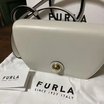 FURLA 화이트 숄더백