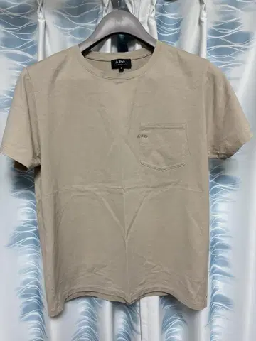 A.P.C. 자수 장식 포켓 티셔츠 베이지 M 사이즈
