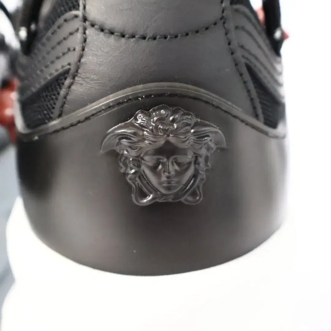 베르사체 메두사 체인 리액션 스니커즈 39/255