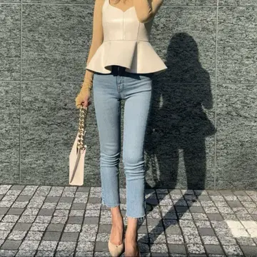 eimy istoire 데님 스트레치 크롭 세미 플레어 25인치