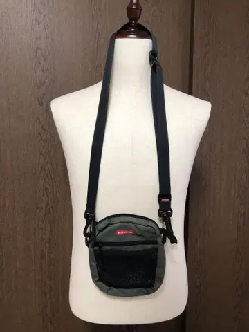 키나시 사이클 단종 올리브 숄더백