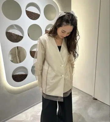 안드레스 박시 레이어드 튤 재킷