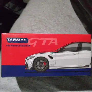 Tarmac Works Alfa Romeo Giulia GTA 1/64