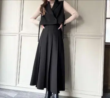 주노아 셋업 사이드 벨트 숏 베스트 + 플리츠 스커트