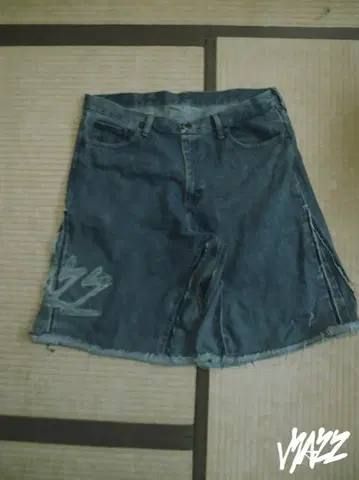 MAZZ single waist twin jorts
