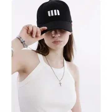 이례적으로 독특한 자수 캡 블랙