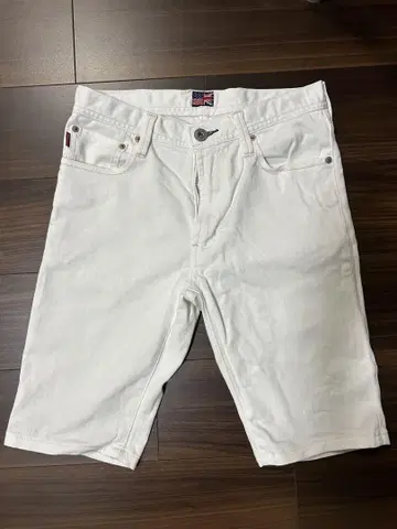 화이트 데님 숏팬츠