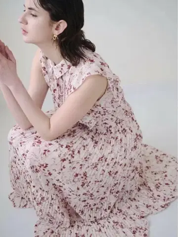 스나이델 지속 가능한 프릴 플리츠 원피스