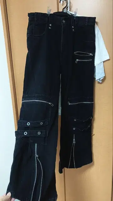 FR(13)NDS 프렌즈 하토멜루프 플레어 데님