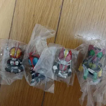 기다림 가면라이더의 경우, 총 4종 세트