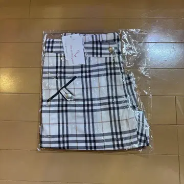 체크 무늬 짧은 반바지