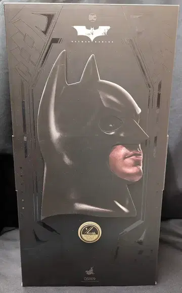 HOTTOYS 1/4 QUARTER SCALE BATMAN QS009