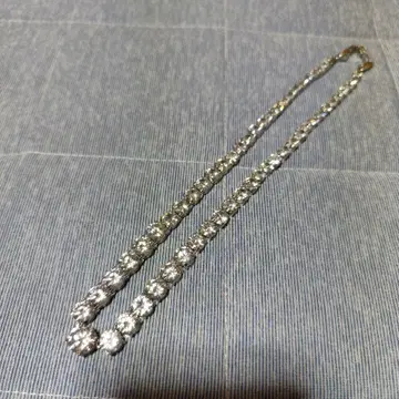 크리스탈 장식 목걸이