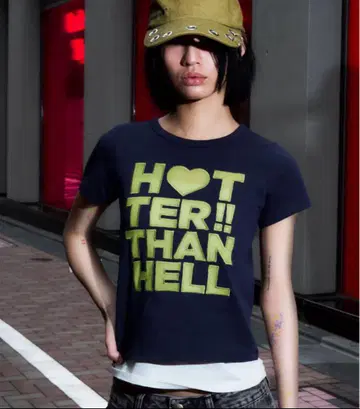 HOTTER THAN HELL 프린트 티셔츠 네이비