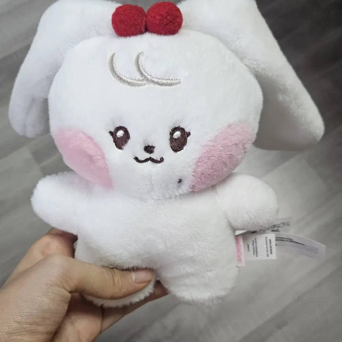 アイドル IVE MINIVE FLUFFY PLUSH 30cm ver CHERRY s-l400.jpg