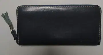 소메스 사 네이비 가죽 장지갑 태슬 장식