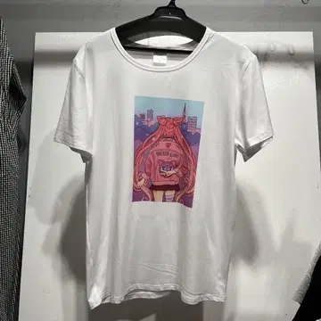 화이트 그래픽 프린트 티셔츠 M