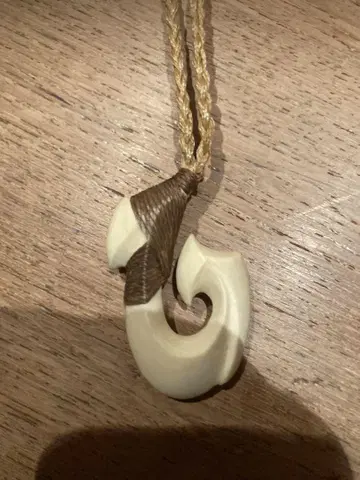 Balo의 뼈 모양 후크형 목걸이