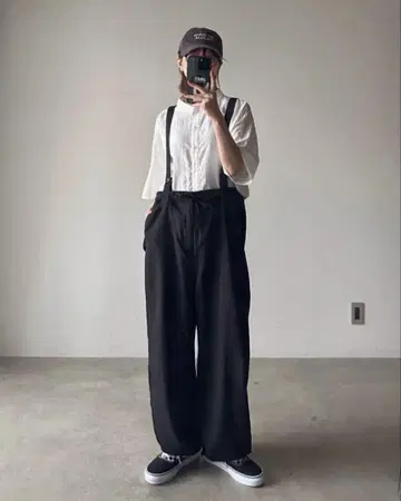 ARULLE 서스펜더 조거 팬츠