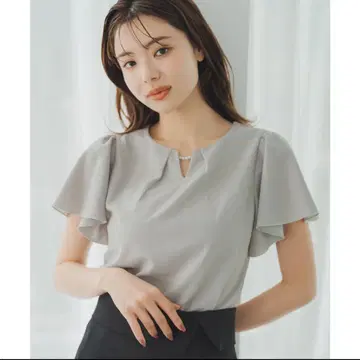 미쉬마쉬 펄 플레어 소매 컷 블라우스