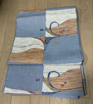 나고야 벨트 청색과 베이지색 디자인