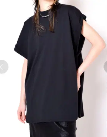 CITYSHOP ASYMMETRY 티셔츠 블랙 미사용