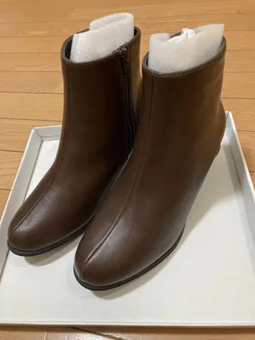 고베 레 브라운 숏 부츠 지퍼 포함