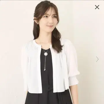 TO BE CHIC 셔링 숏 보레로 새 제품