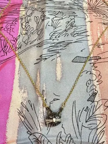 katespade 고양이 모티프 고양이 블랙 파베 크리스탈 목걸이