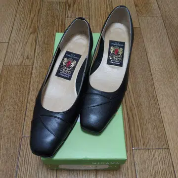 미하마 블랙 펌프스