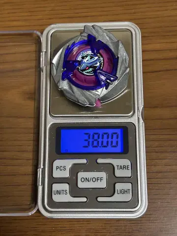 베이블레이드 X 샤크 스케일 4-50UF 중량 38.0g A1 블레이드만