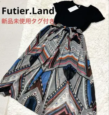새 제품 미사용 태그 부착 Futier.Land 도킹 롱 원피스