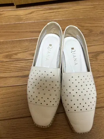 다이애나 슬리퍼 화이트