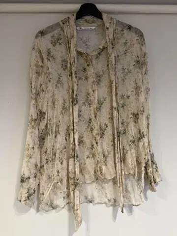 ZARA 꽃 프린트 블라우스