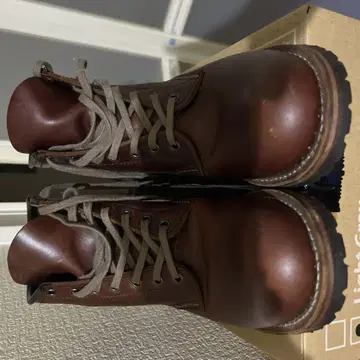 브라운 가죽 레이스업 부츠