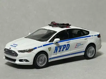 그린 라이트 1/43 NYPD 포드 퓨전 미니카
