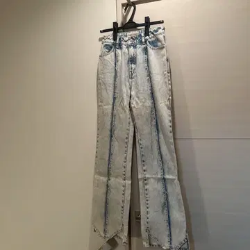 VIAVANDA 데미지 가공 스트레이트 데님 팬츠